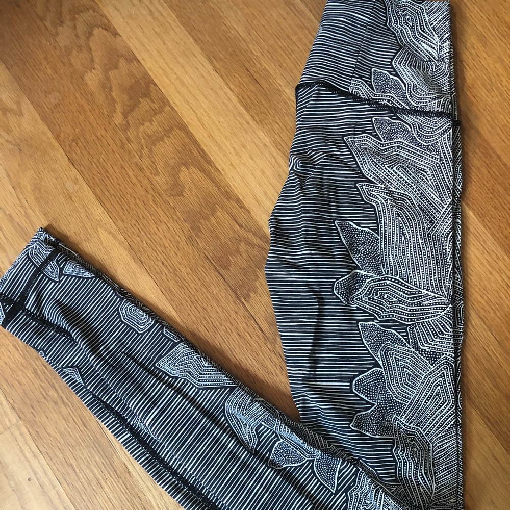 RARE LULULEMON FLORENCE TIGHTS SIZE 2